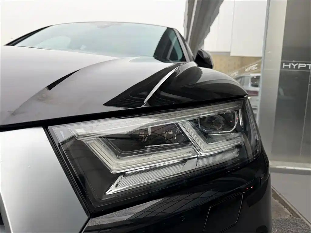 Audi Q5L 2020 — фото 11