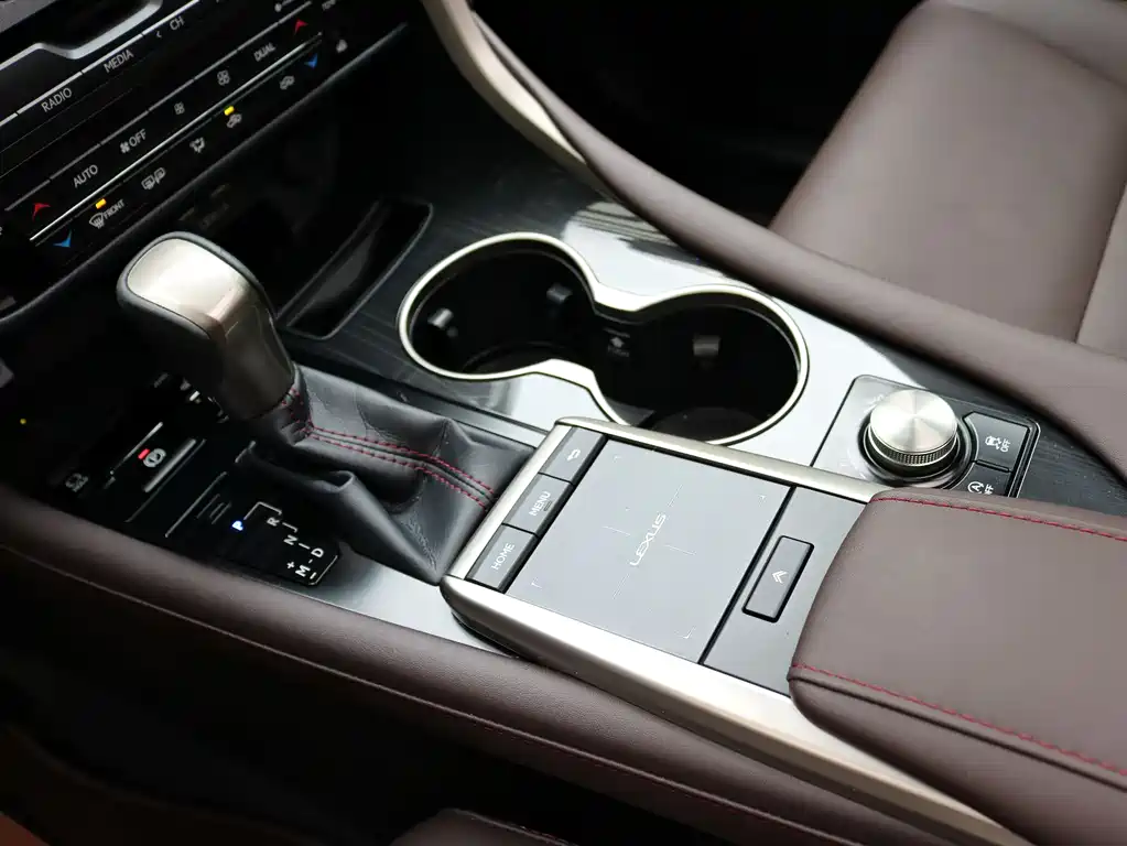 Lexus RX 2021 — фото 13