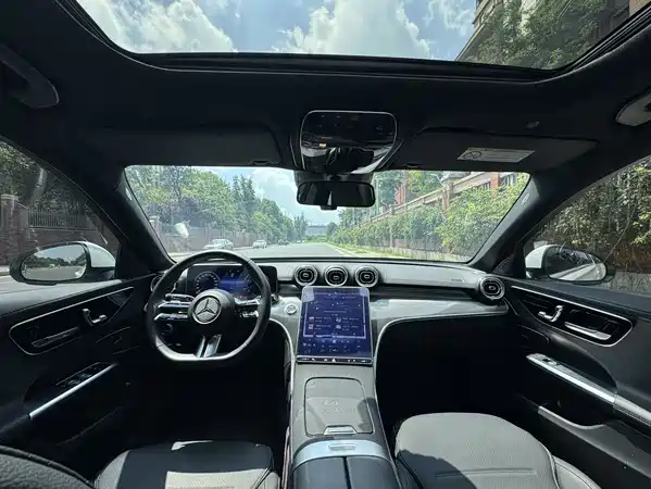 Mercedes-Benz C-Class 2024