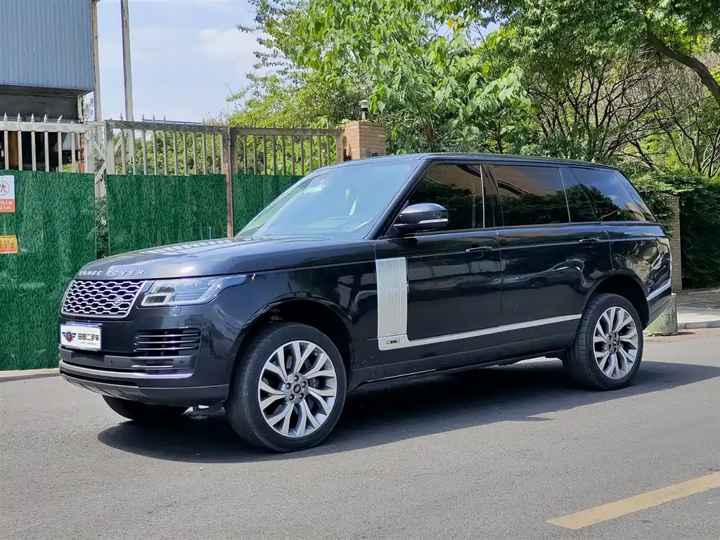 Land Rover Range Rover 2021 — фото 1