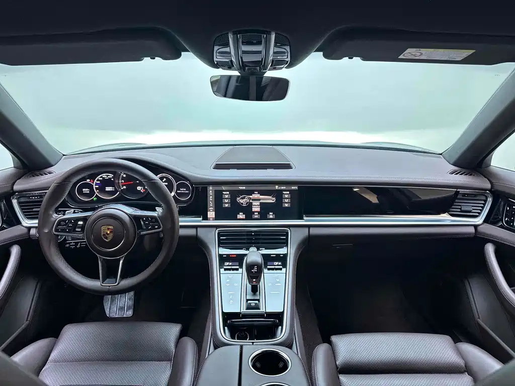 Porsche Panamera 2017 — фото 16