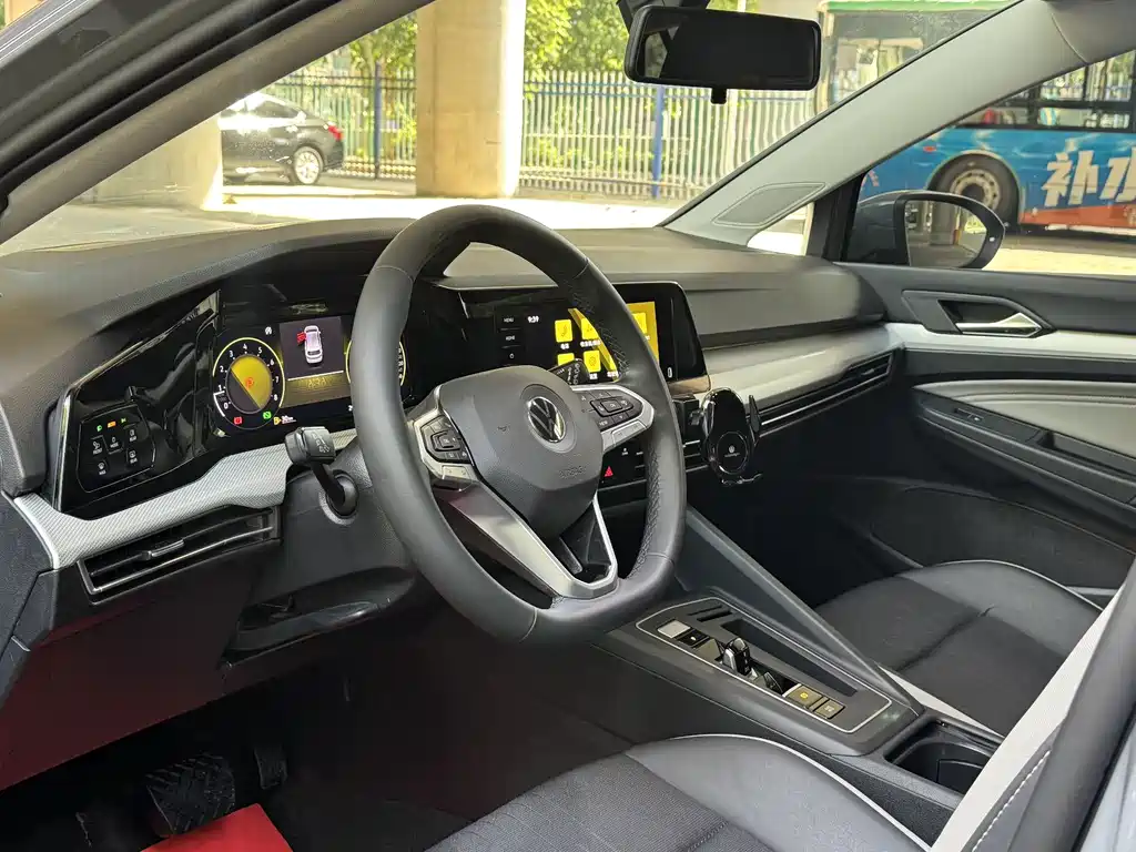 Volkswagen Golf 2022