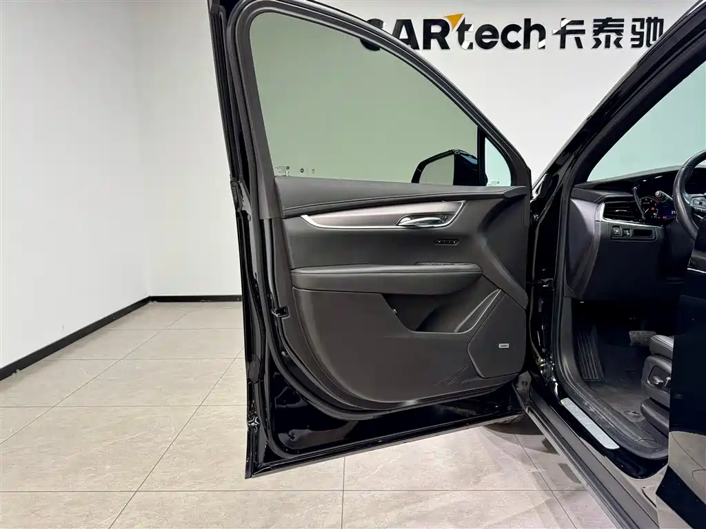 Cadillac XT6 2023 — фото 16