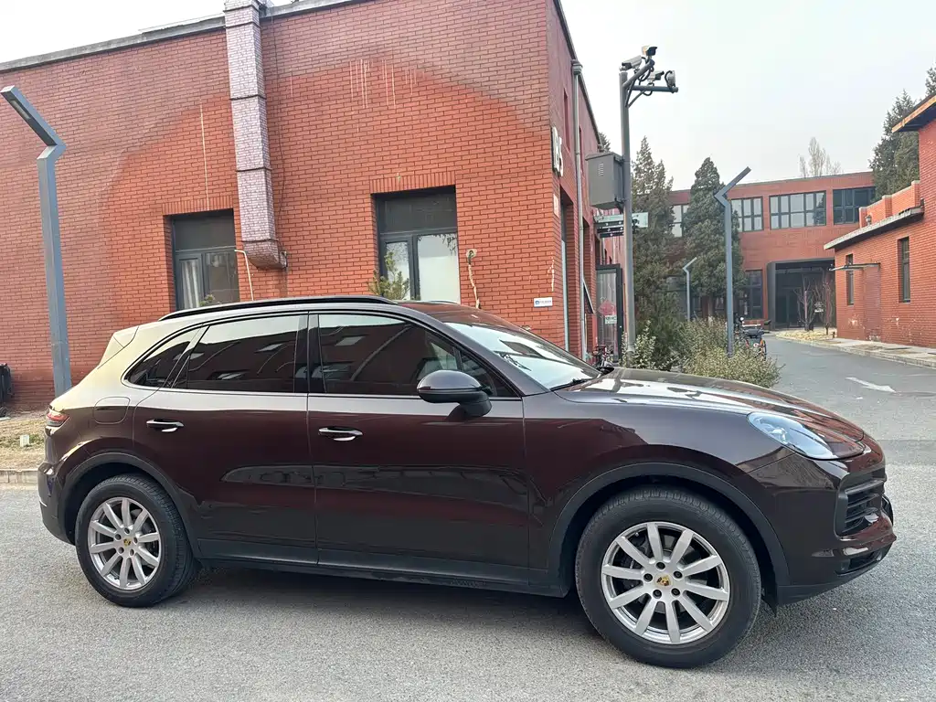 Porsche Cayenne 2018 — фото 17