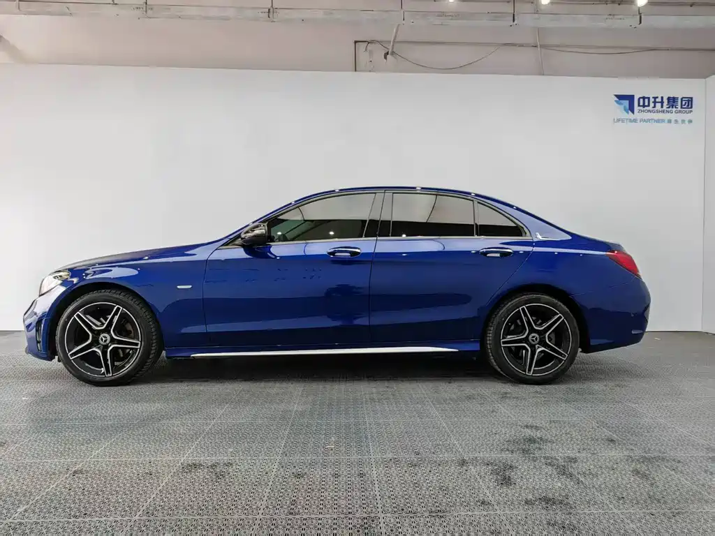 Mercedes-Benz C-Class 2021