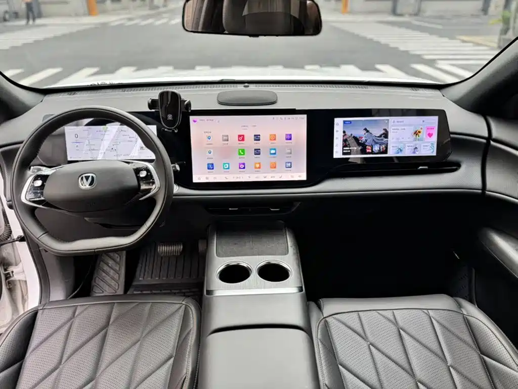 Changan CS75 PLUS 2025 — фото 12