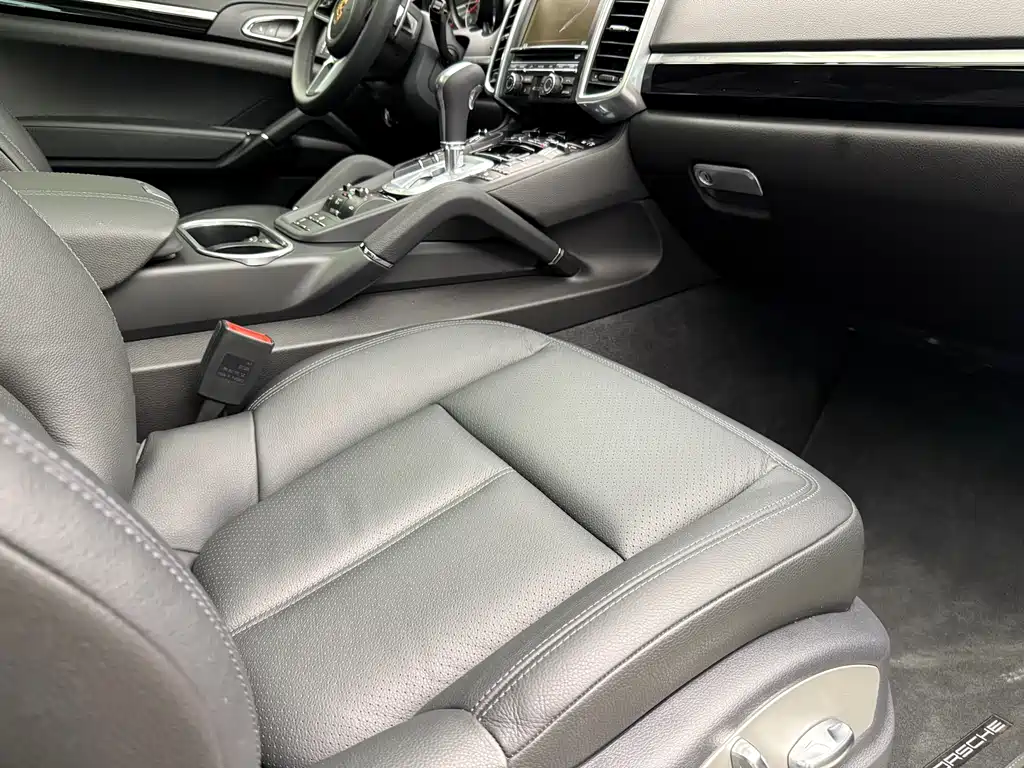 Porsche Cayenne 2015 — фото 22