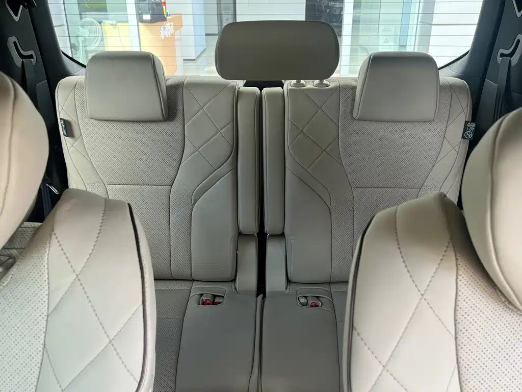 Toyota Alphard — фото 20