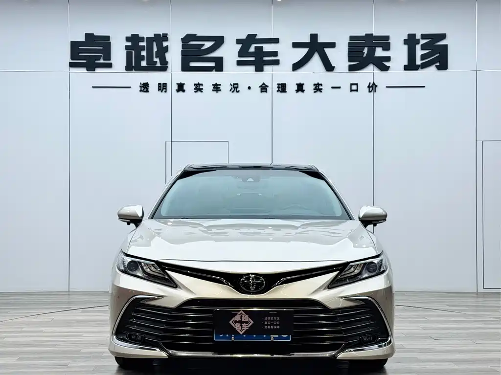 Toyota Camry 2021 — фото 2