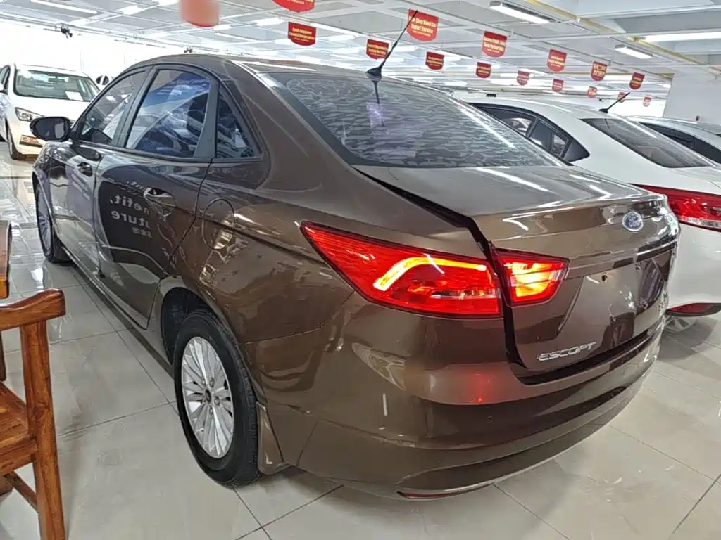 Ford Escort 2015
