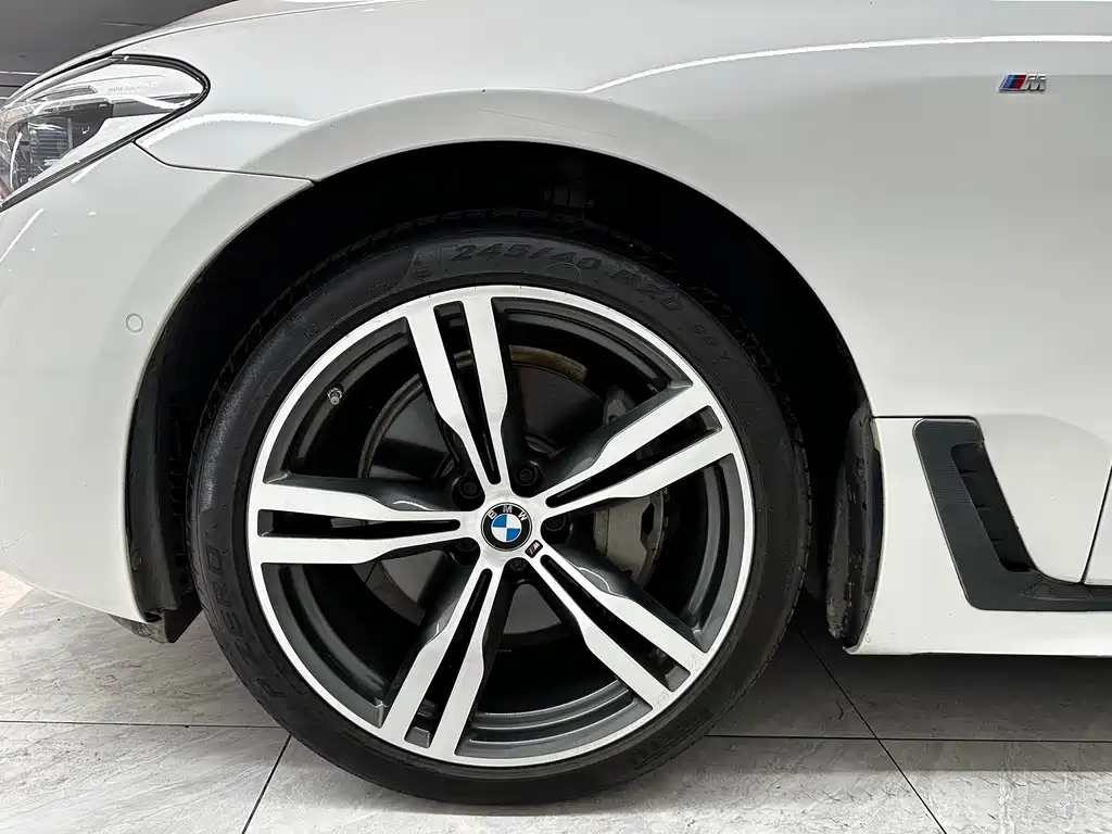 BMW 6 Series GT 2018 — фото 19