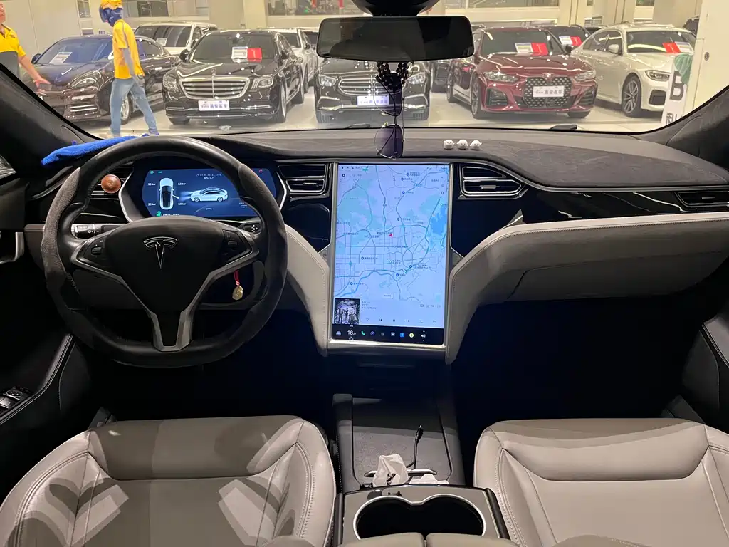 Tesla Model S 2016 — фото 17