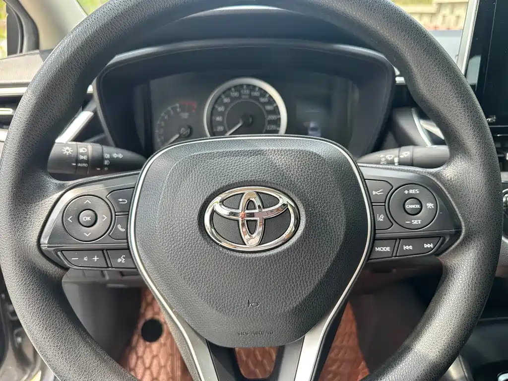 Toyota Corolla 2023 — фото 12