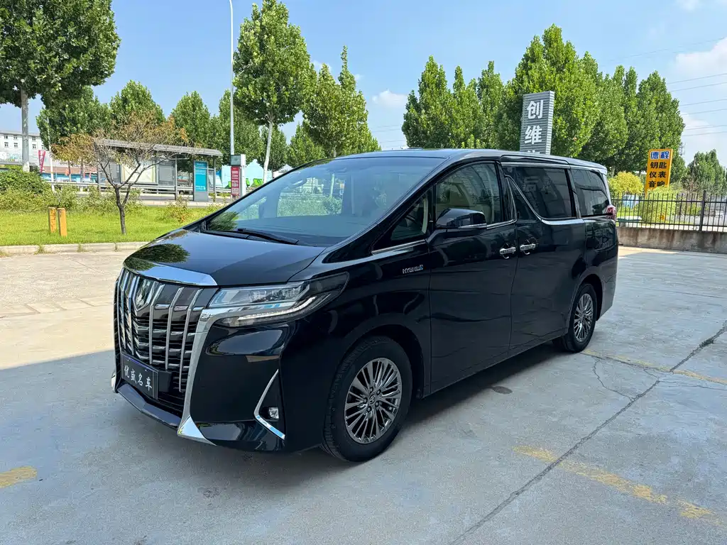 Toyota Alphard 2022 — фото 1