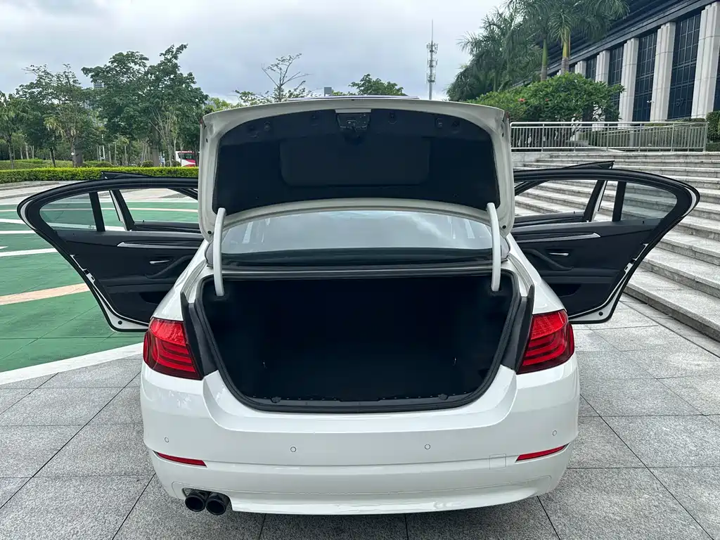 BMW 5 Series 2013 — фото 24