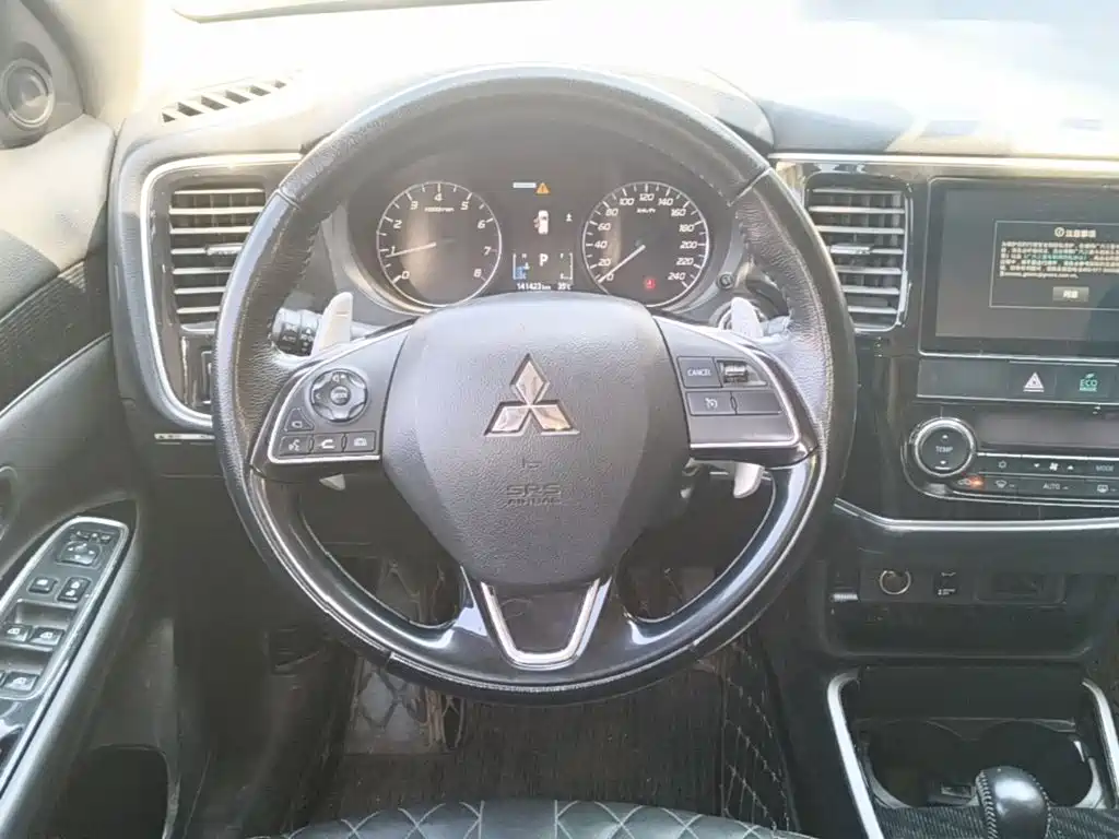 Mitsubishi Outlander 2022 — фото 11