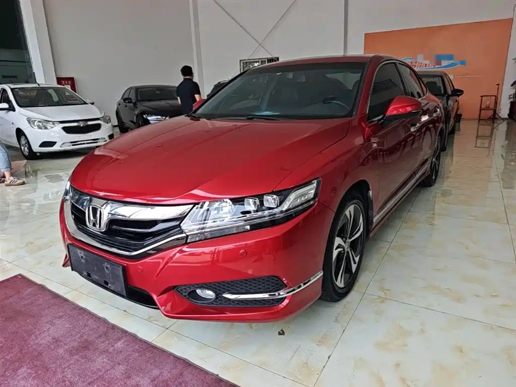 Honda Spirior 2015 — фото 1