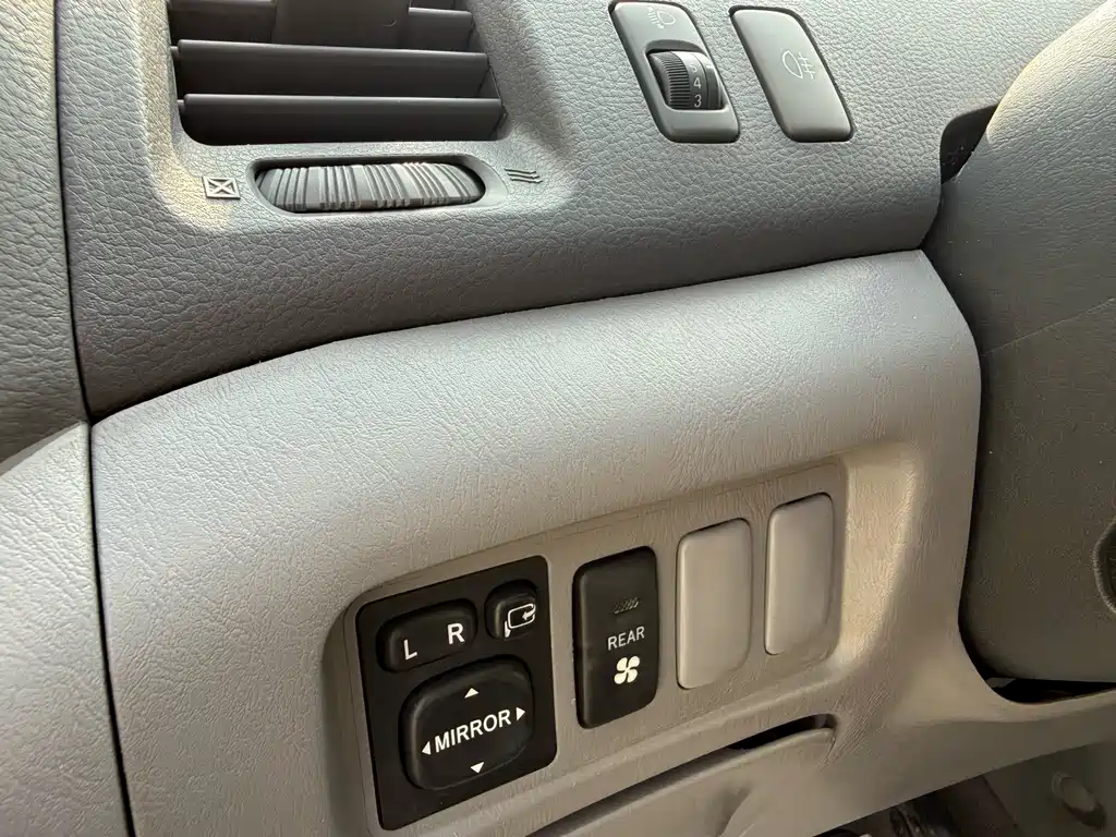 Toyota Previa 2003 — фото 15