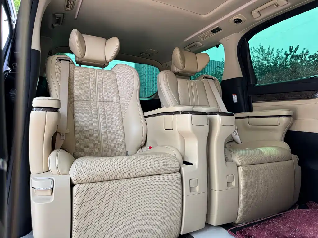 Toyota Alphard 2021 — фото 21