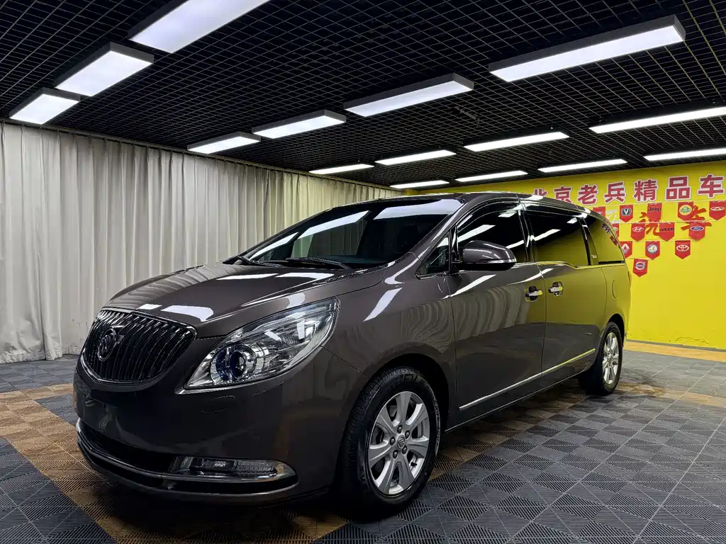 Buick GL8 2015 — фото 1