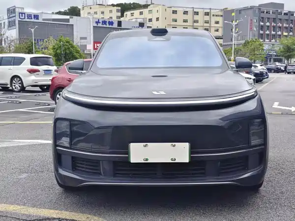 Li Auto L8 2025