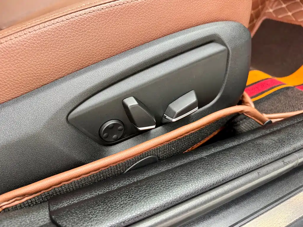 BMW 5 Series 2016 — фото 16
