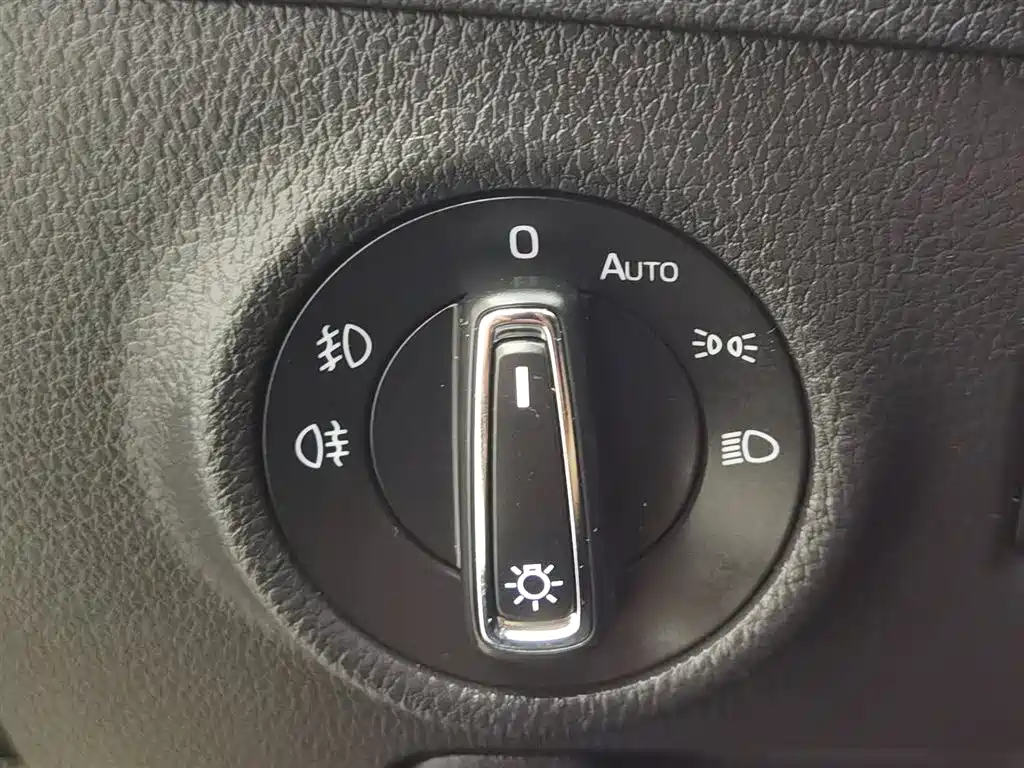 Skoda Superb 2018 — фото 21