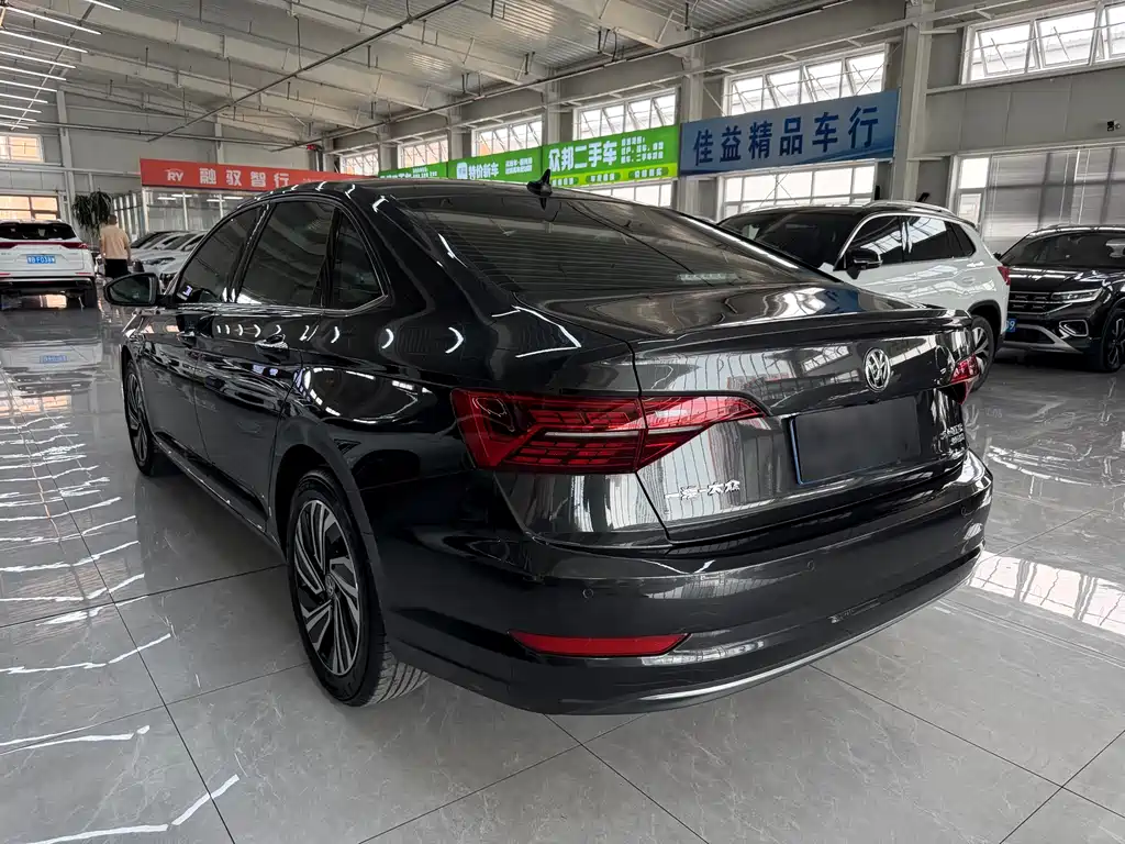 Volkswagen Sagitar 2022