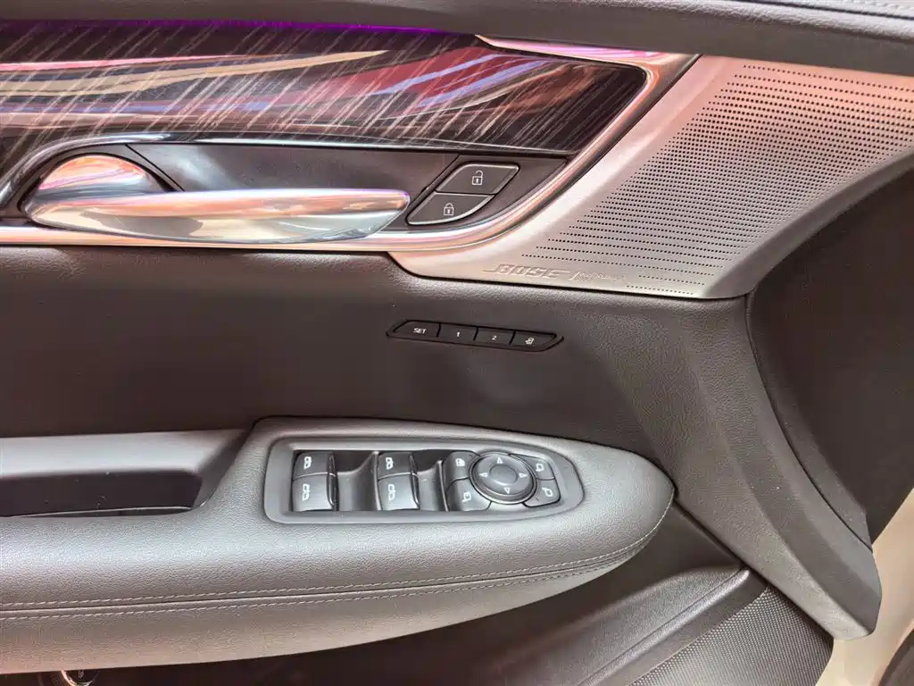 Cadillac XT6 2023 — фото 15