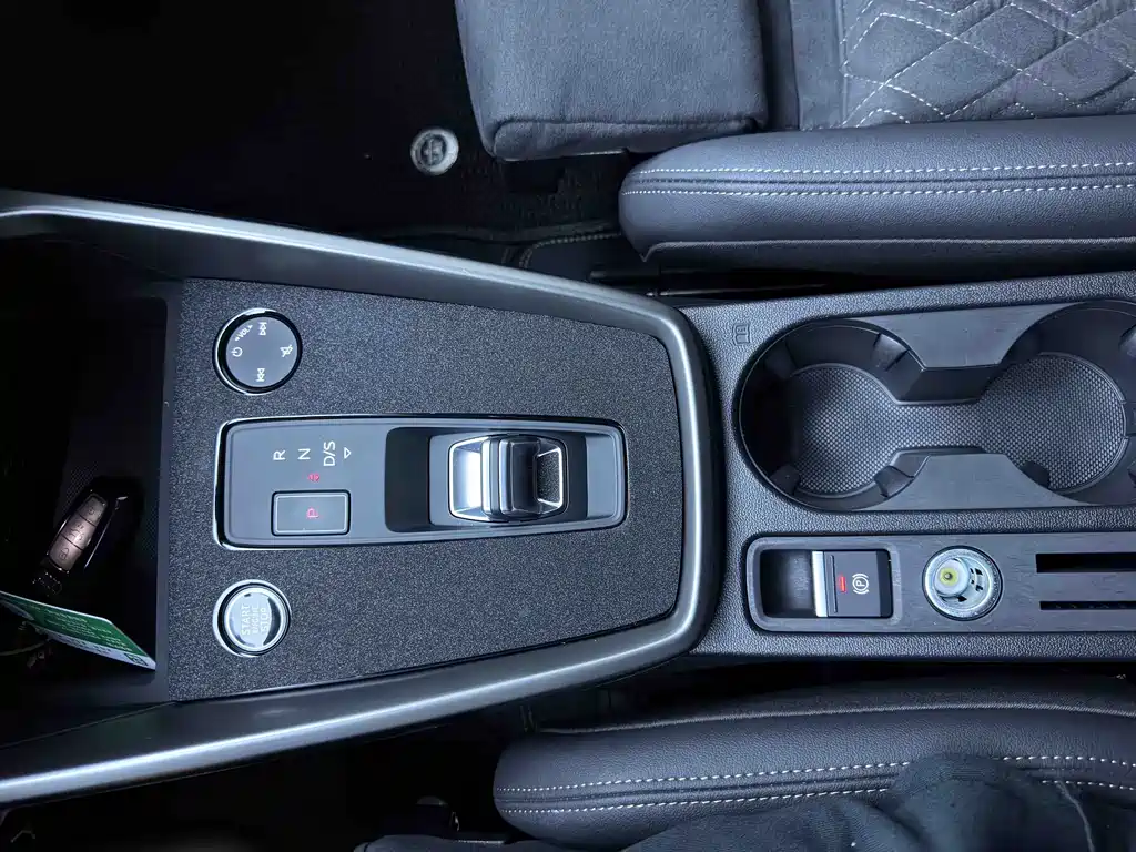 Audi A3 2023 — фото 12