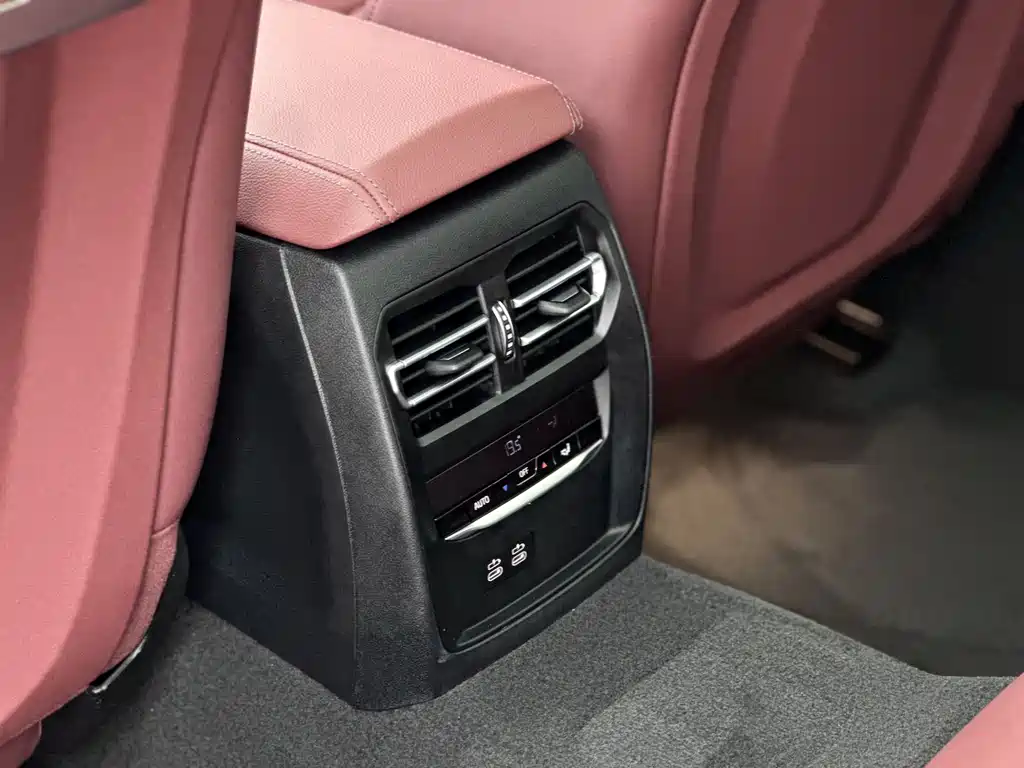 BMW 3 Series 2023 — фото 11