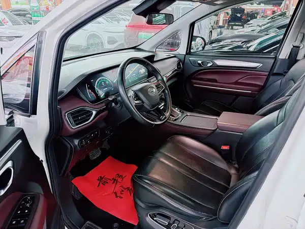 GAC Trumpchi M6 2021