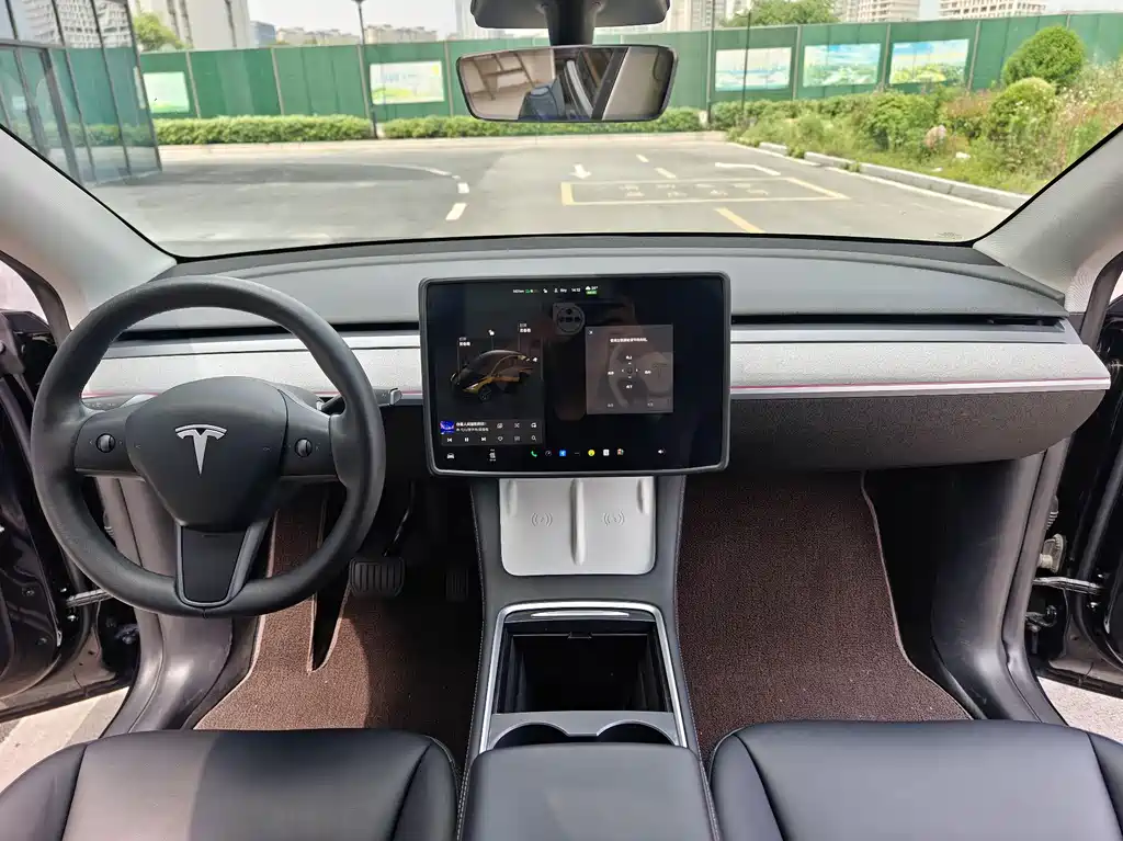 Tesla Model Y 2023 — фото 9