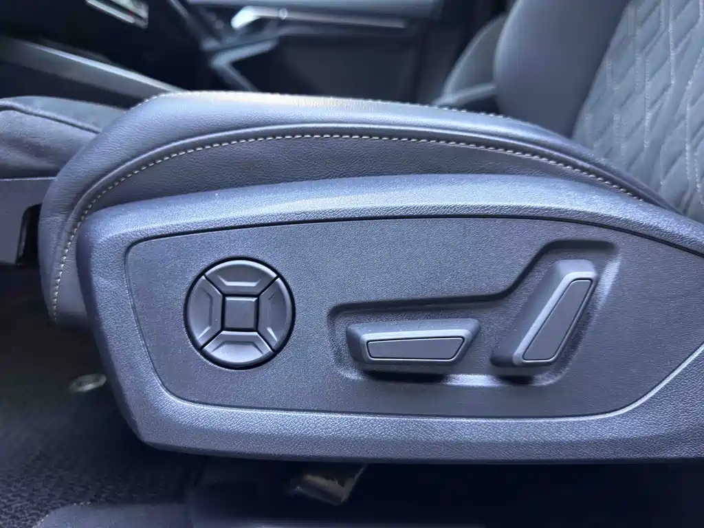 Audi A3 2023 — фото 21