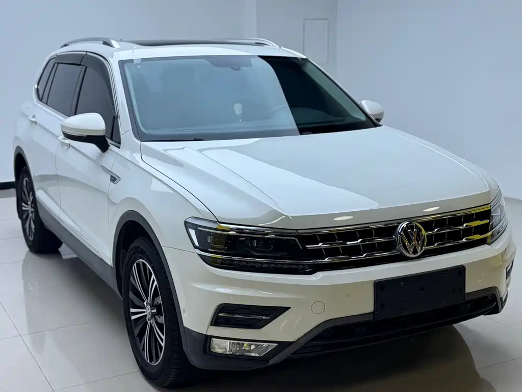 Volkswagen Tiguan L 2017 — фото 3