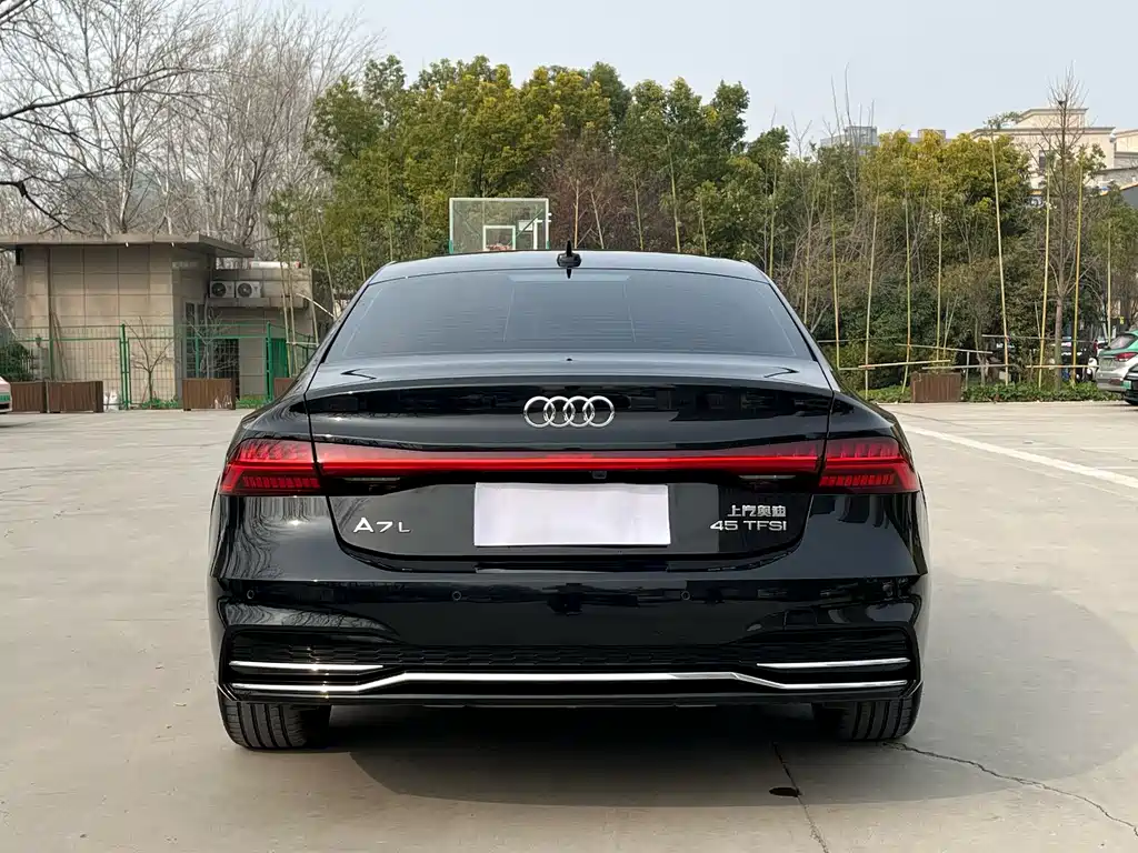 Audi A7L 2024 — фото 10