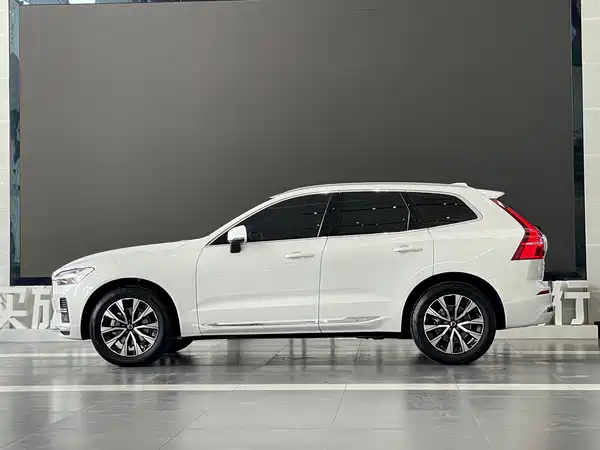 Volvo XC60 2022