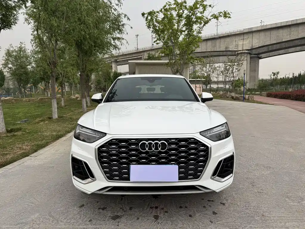 Audi Q5L Sportback 2022 — фото 2