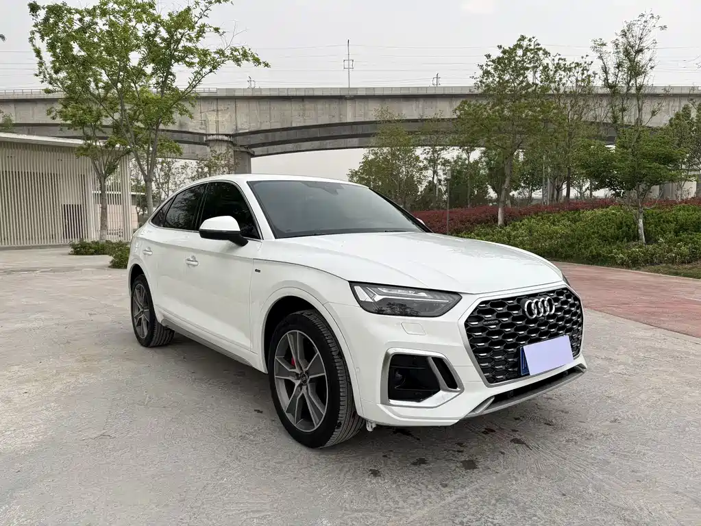 Audi Q5L Sportback 2022 — фото 3
