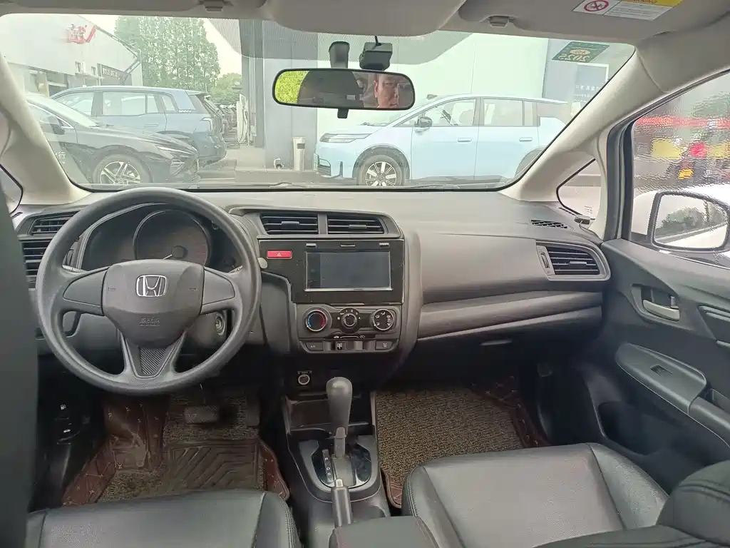 Honda Fit 2017 — фото 10
