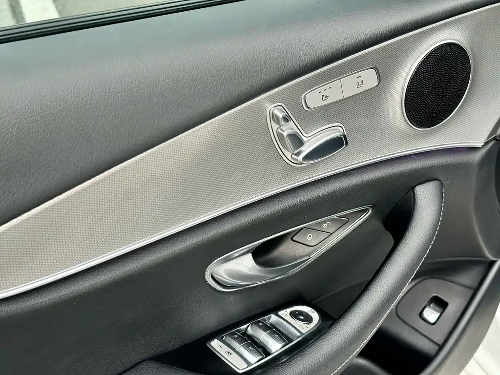 Mercedes-Benz E-Class 2018 — фото 10