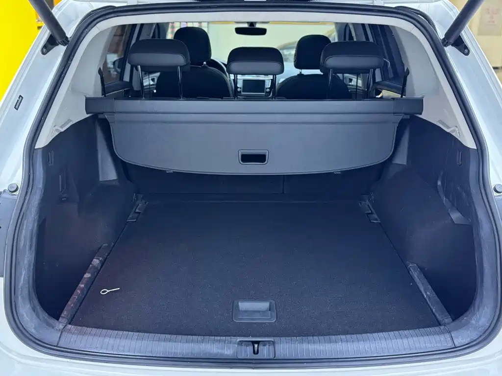 Volkswagen Tiguan L 2017 — фото 10