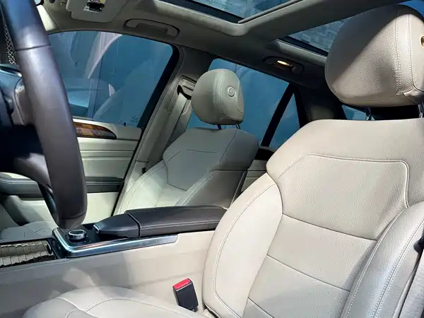 Mercedes-Benz M-Class 2015