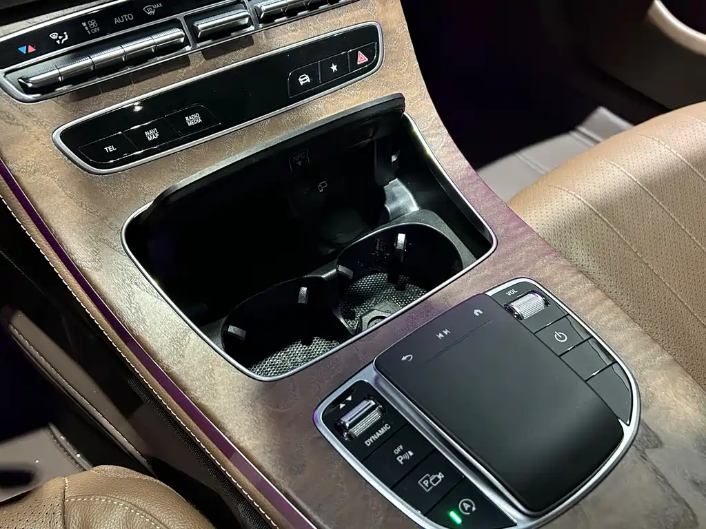Mercedes-Benz E-Class 2023 — фото 15