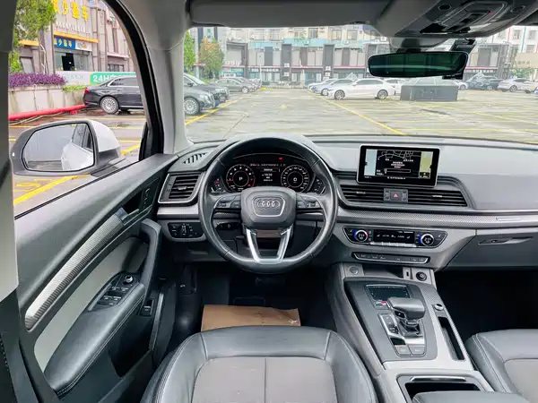 Audi Q5L 2019