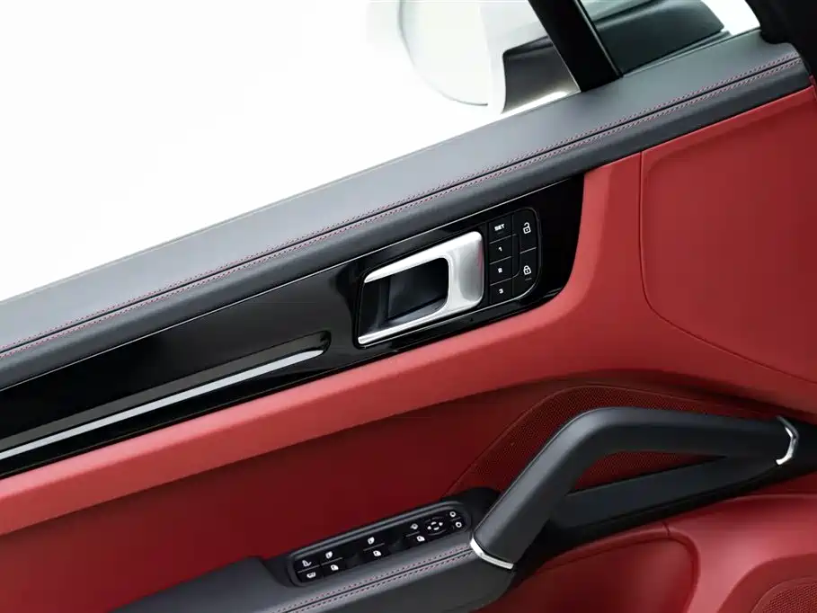 Porsche Cayenne Hybrid 2022 — фото 15