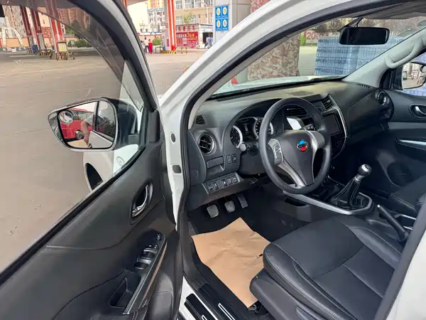 Nissan Terra 2018