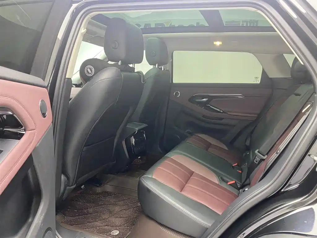 Land Rover Evoque 2023 — фото 19