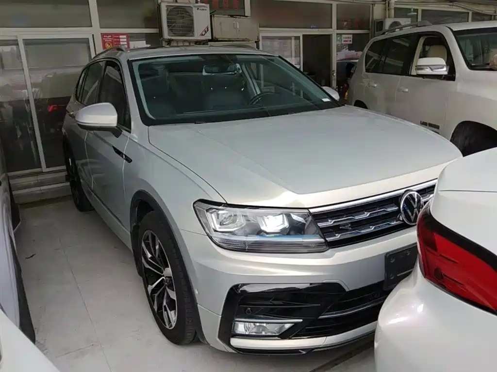 Volkswagen Tiguan L 2021 — фото 4