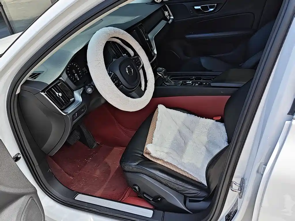 Volvo S60 2021 — фото 14